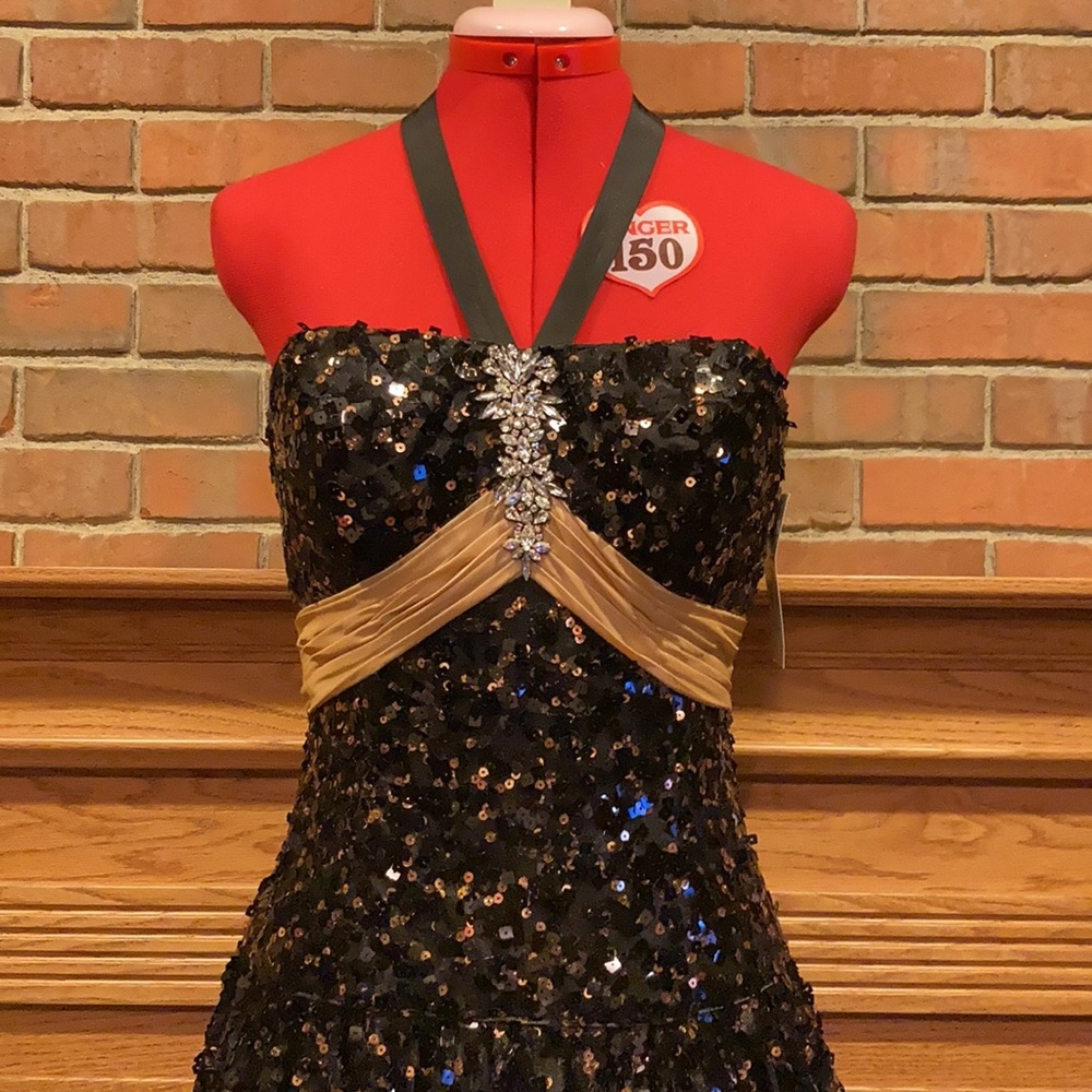 NWT sz 6 Karishma sequin halter dress